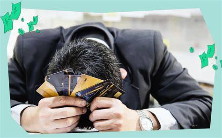 Are family members responsible for credit card after death?
