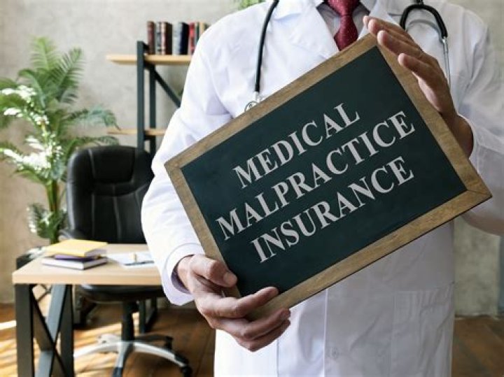 Are Florida doctors required to have malpractice insurance?