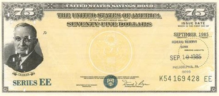 Are Series EE bonds sold at face value?