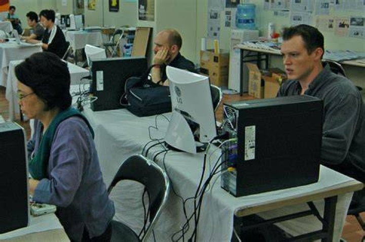 Are there internet cafés in the US?
