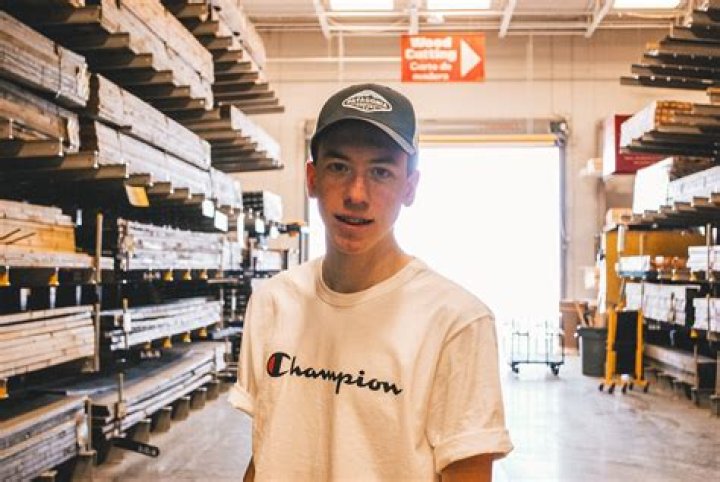 Can a 14 year old work at a theater?
