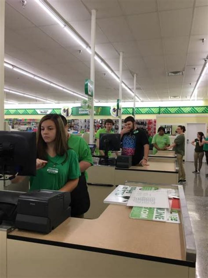 Can a 15 year old work at Dollar Tree?