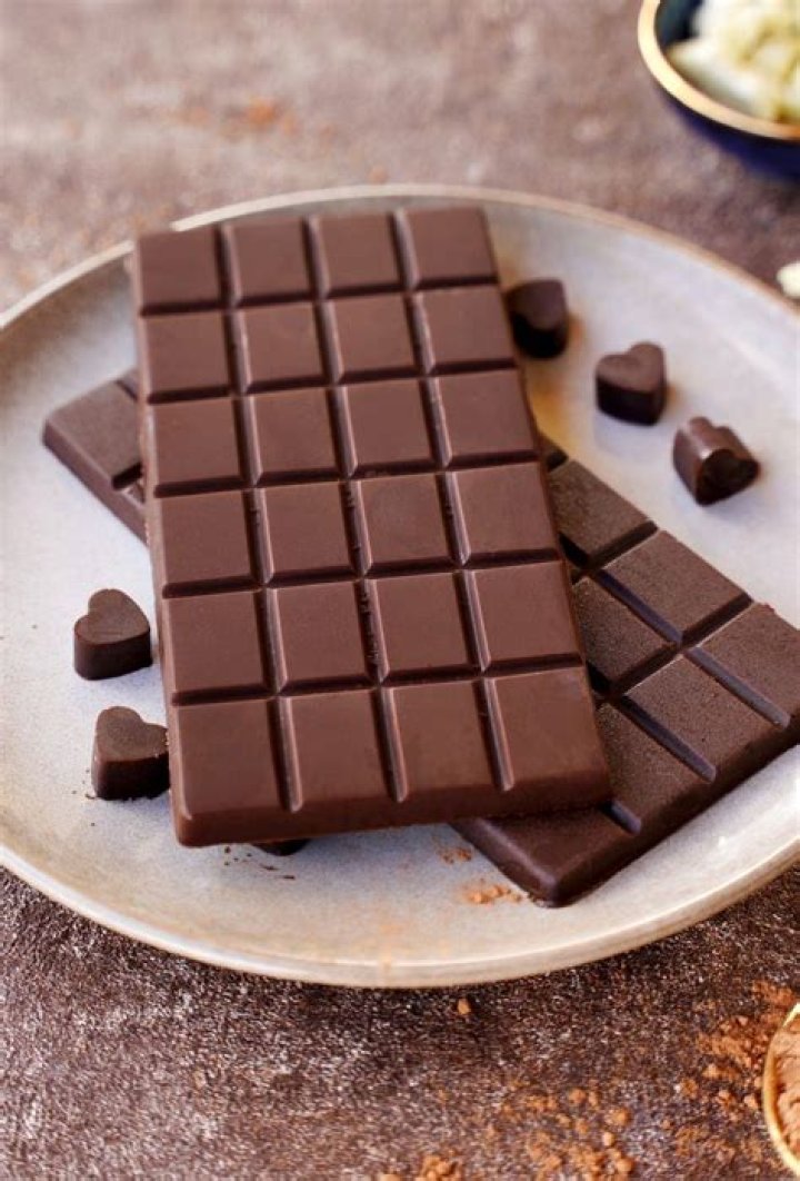 Can I bring chocolate bars into Canada?