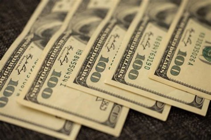 Can you use American money in London?