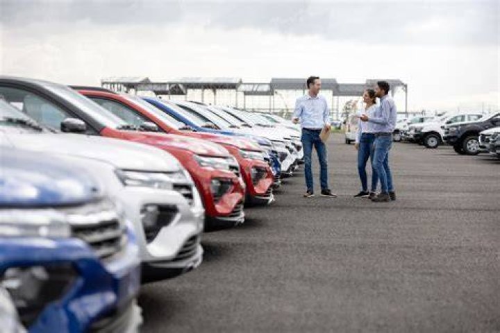 Do dealers have to honor cars com price?