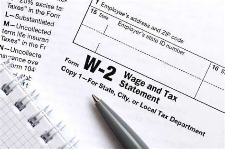 Do employees get 2 copies of W-2?
