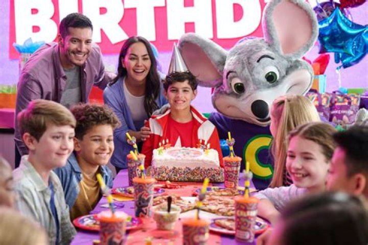 Do you have to wear a mask at Chuck E Cheese?