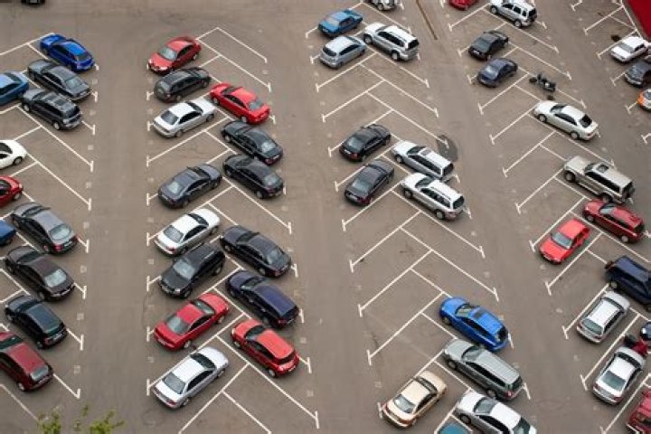 Does a car need to be insured if parked?