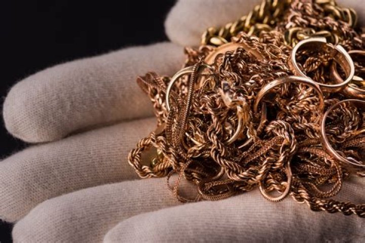 Does gold ever corrode?