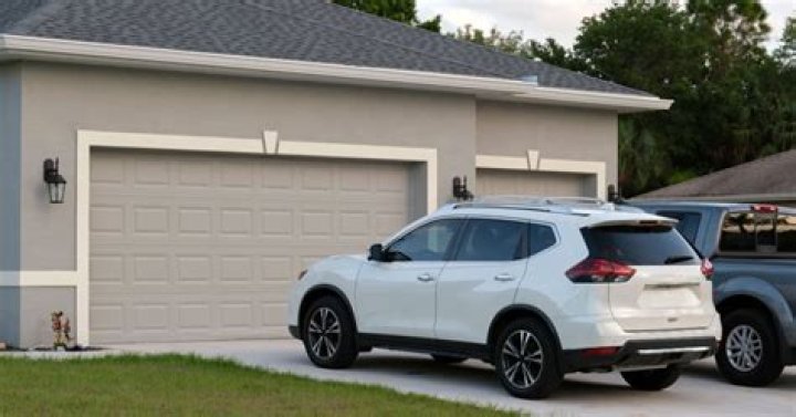 Does homeowners insurance cover vehicles in driveway?