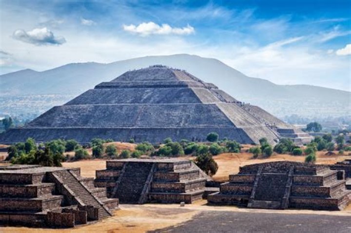 How did the Aztecs process gold?