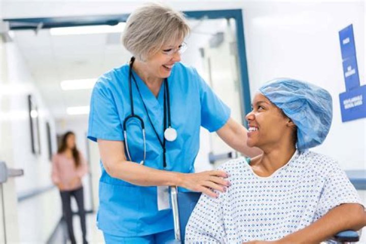 How do rn help people?