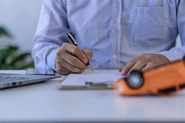 How long can an insurance claim stay open in Texas?