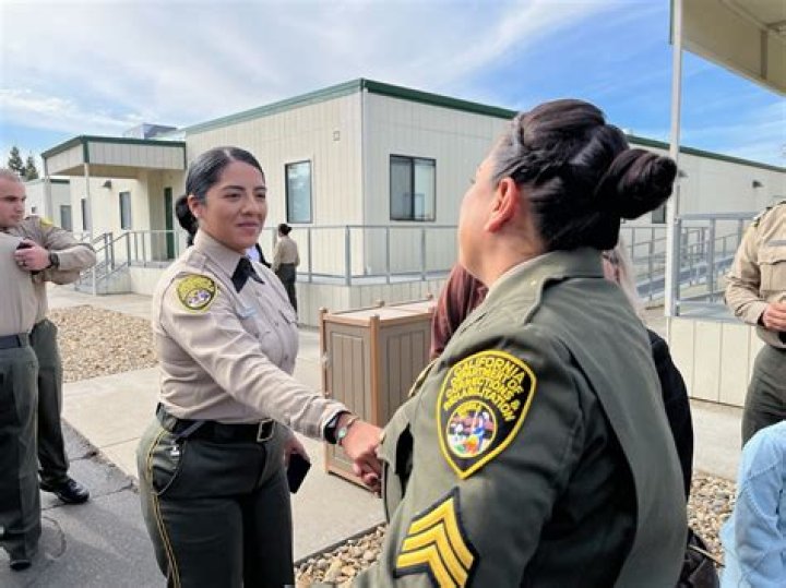 How long is correctional officer training in California?
