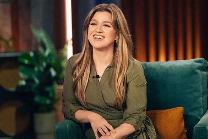 How many concerts has Kelly Clarkson had?