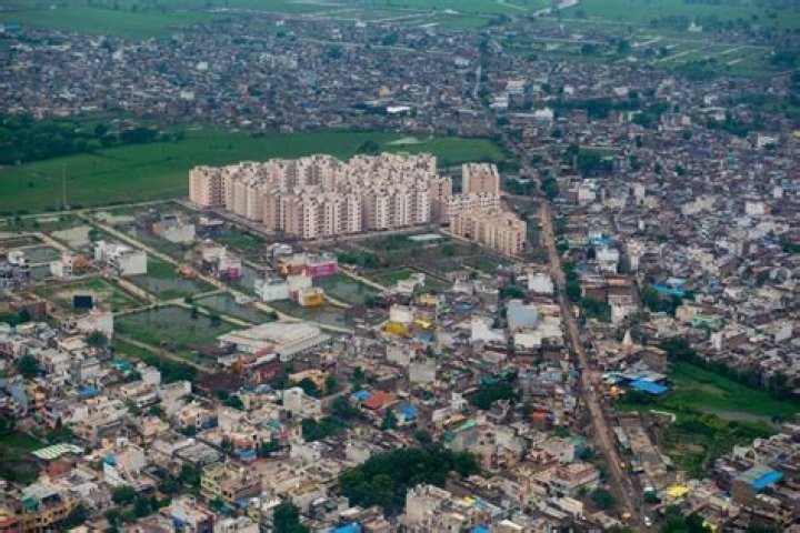 How many factories are there in Pithampur?