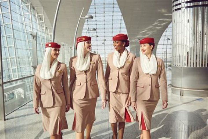 How much does a Emirates flight attendant make a month?