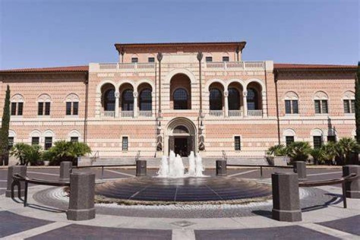 How much does an MBA from University of Phoenix cost?