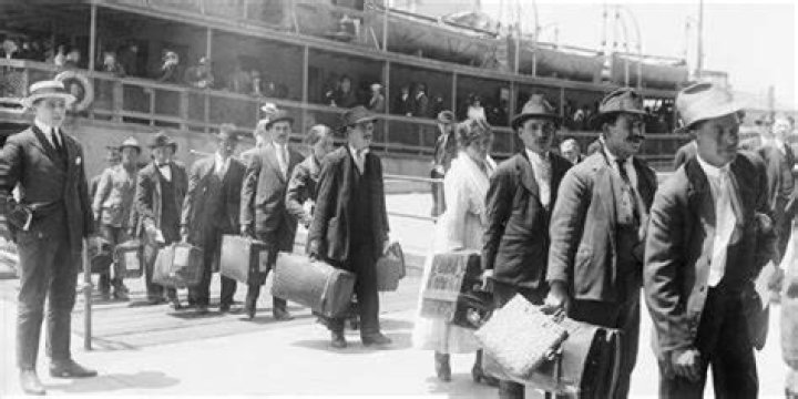 How were German immigrants treated when they came to America?