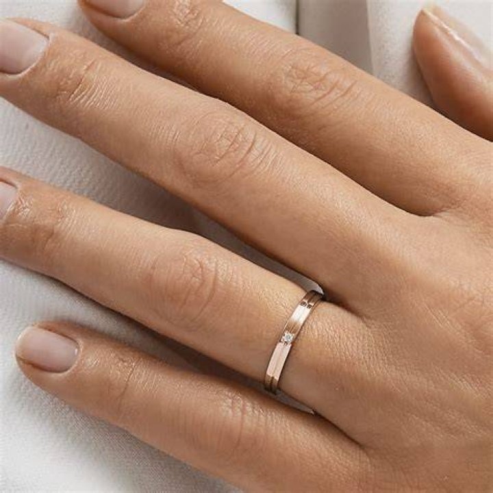 Is it good to wear rose gold?