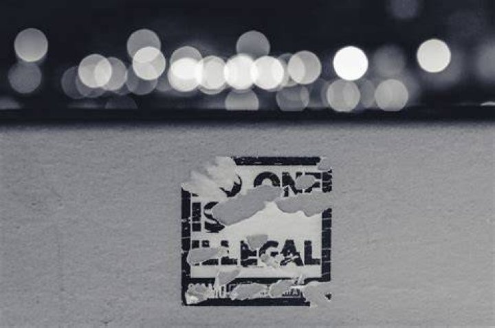 Is it illegal to give financial advice?