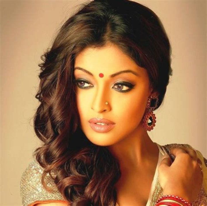 Is Tanushree Dutta married?
