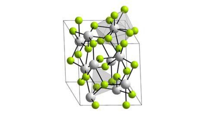 Is there a real chemical that makes gold glow?