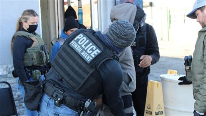 Is working at 15 years old illegal?