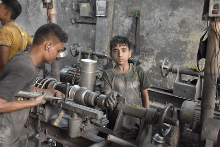 What age can a child work in a shop?
