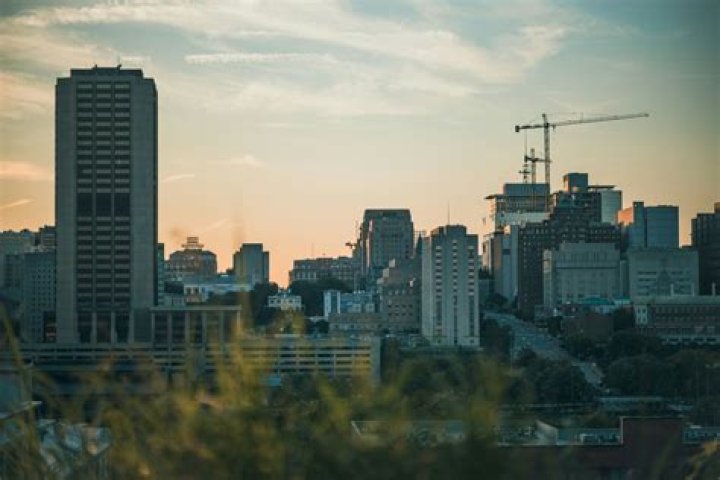 What are 3 major industries in Virginia?