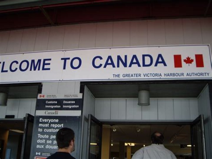 What crimes prevent you from entering Canada?