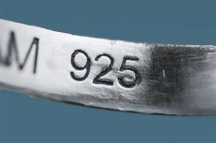 What does 525 mean in jewelry?