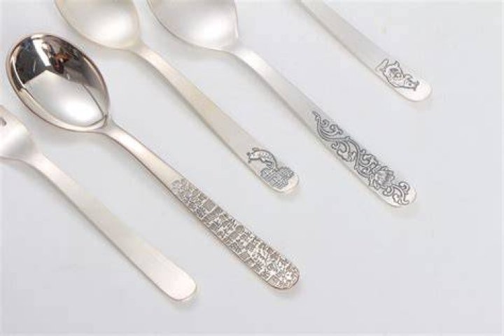 What does a sterling fork weigh?