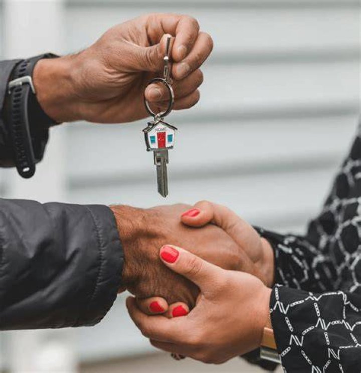 What does locking in a mortgage mean?