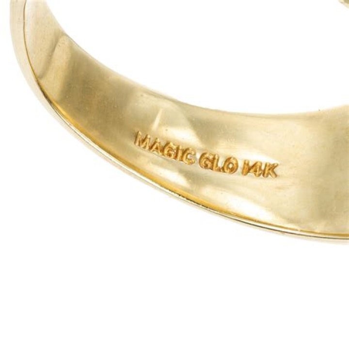 What does magic Glo mean on a ring?