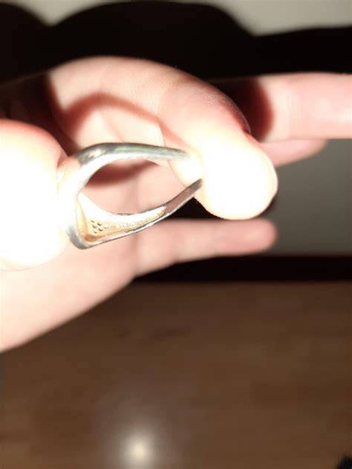 What does N mean on jewelry?