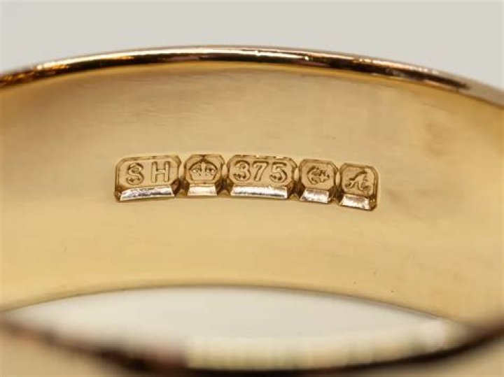 What does stamp 375 mean on gold?