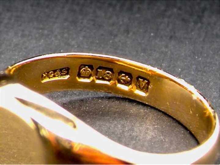What does stamped 18K mean?