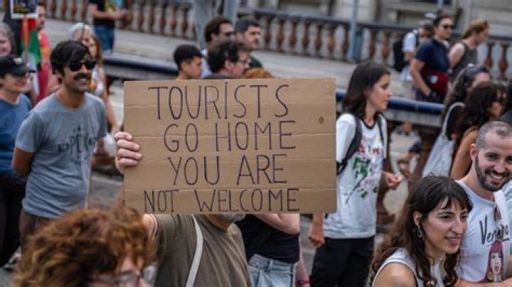 What happens if there is no tourism?