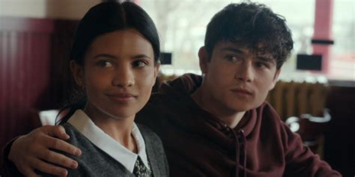 What happens to Walter and Anna when they wake up money pit?