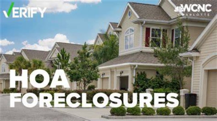 What happens to your credit if you foreclose on a house?