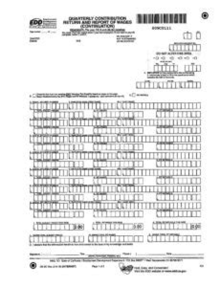 What is difference between DE9 and DE9C?