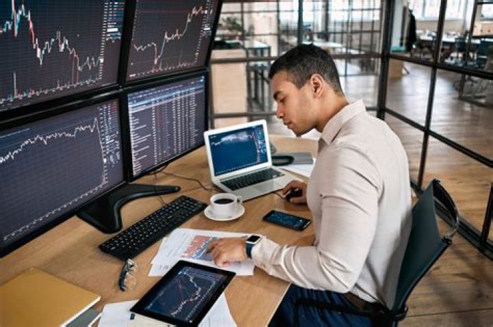 What is the best online stock trader for a beginners?