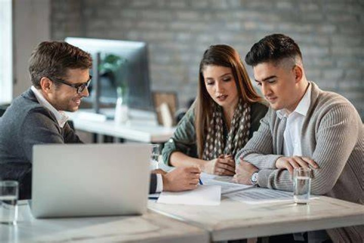 What is the effective date of an insurance policy?