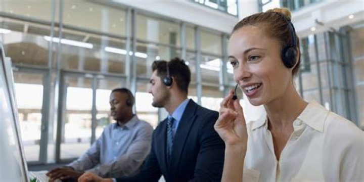What makes a good call center team leader?