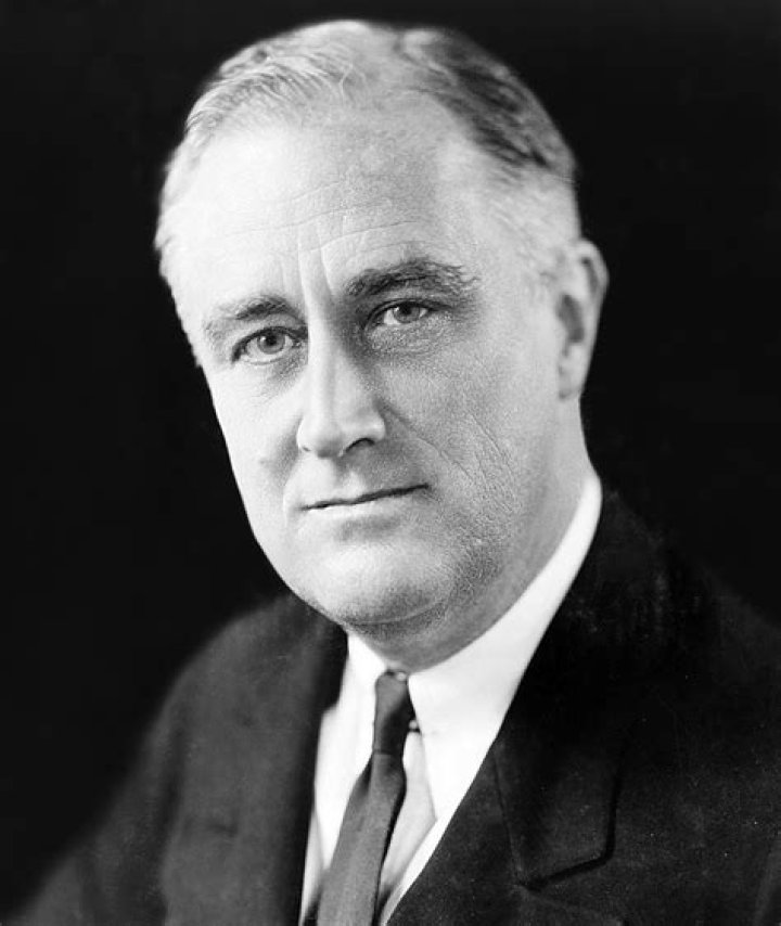 What New Deal programs did FDR create during his first 100 days?