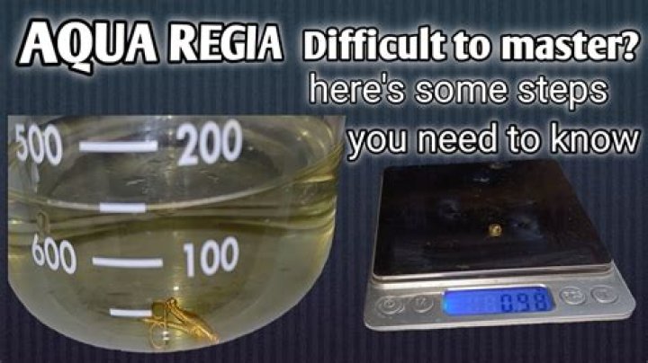 What will you observe when gold is placed in aqua regia?