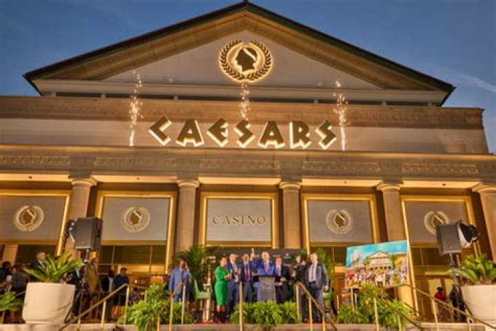 When did Caesars Entertainment go public?