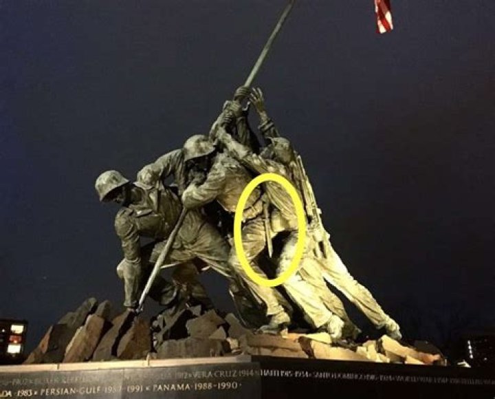 Where is the flag raising statue?