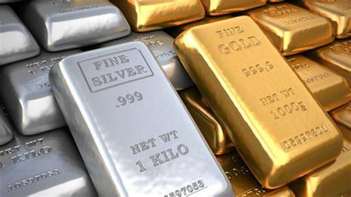 Which is better gold or silver investment?